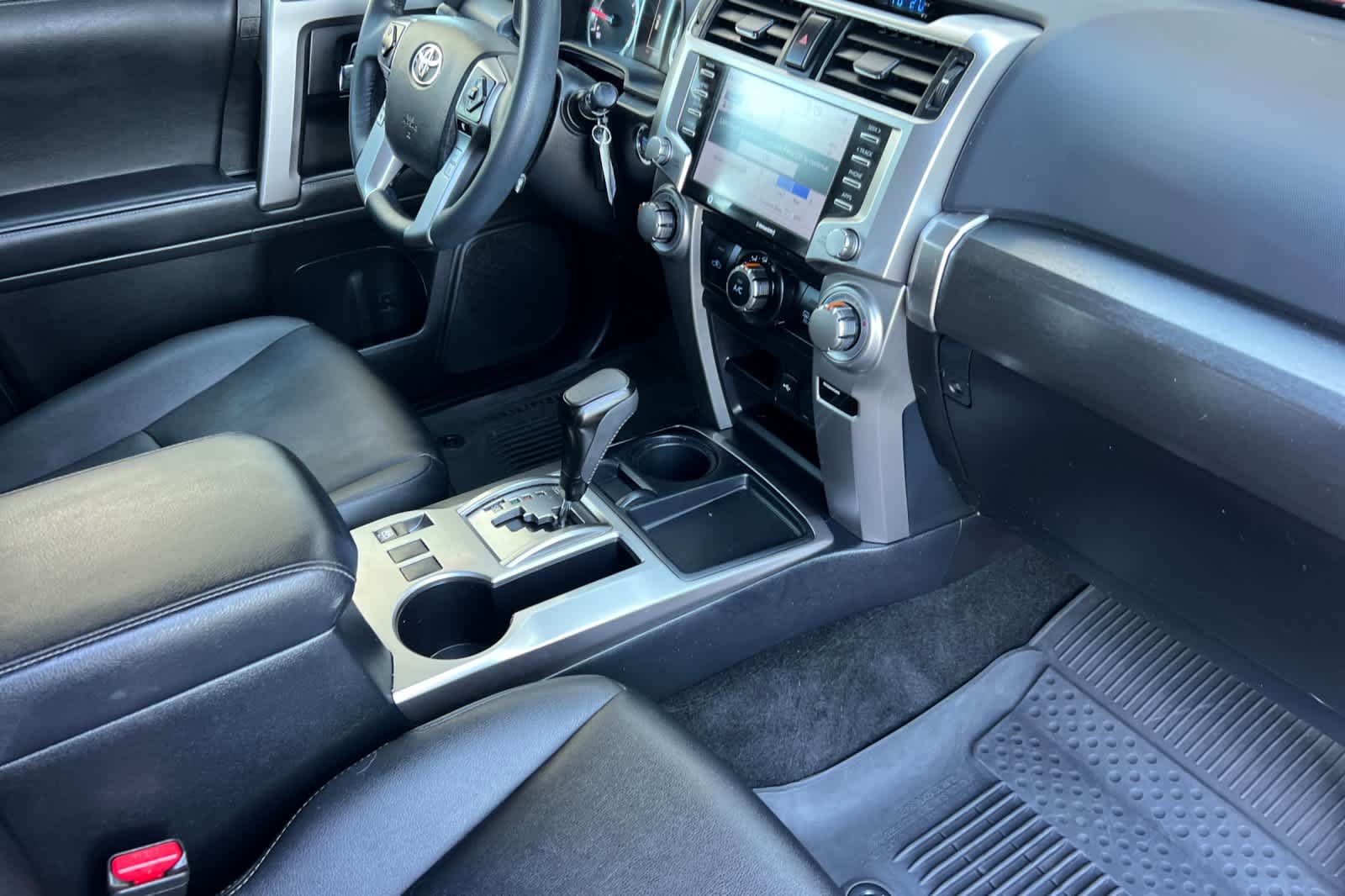 Thumbnail: 2022 Toyota 4Runner - 17