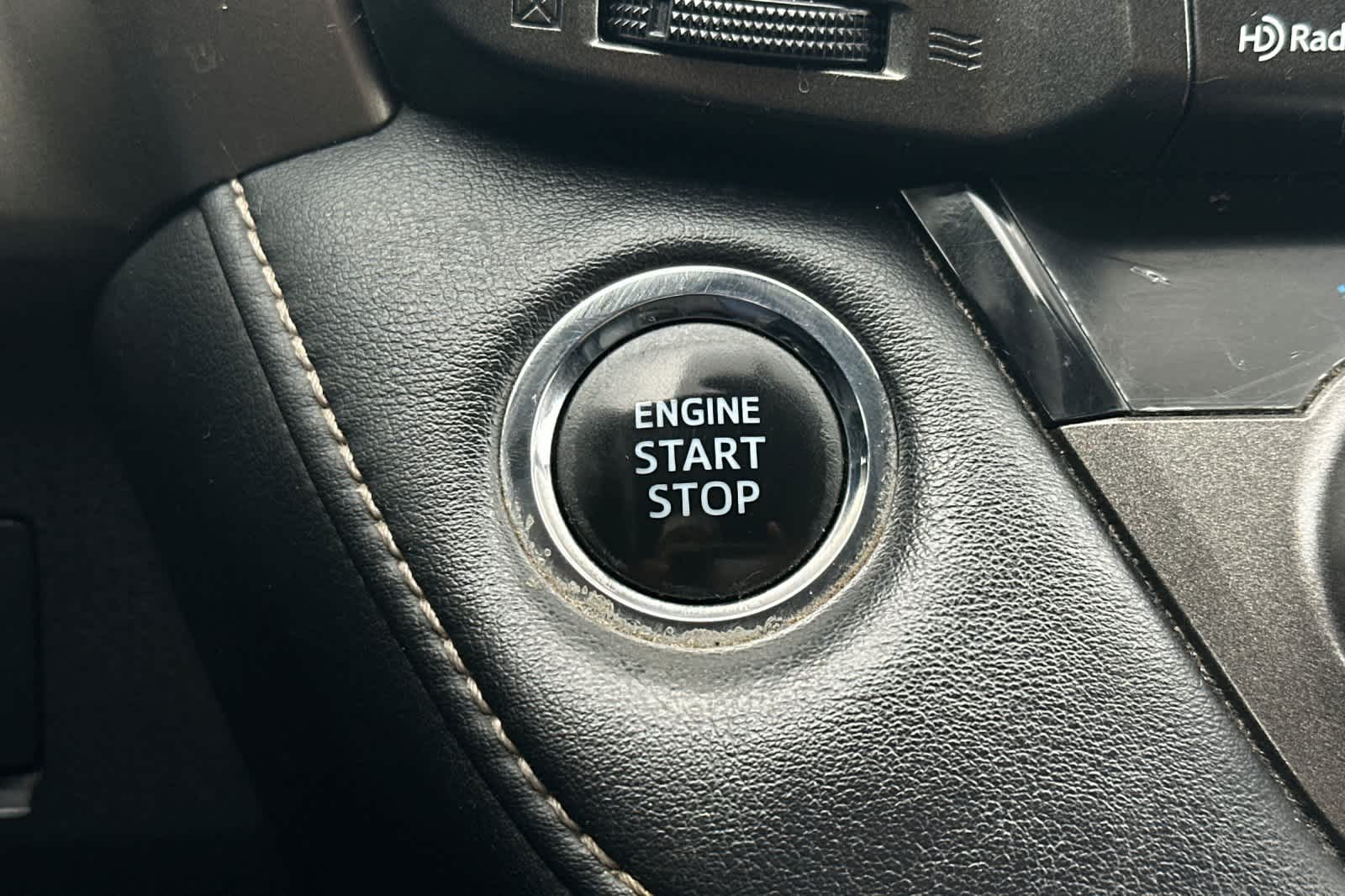 Thumbnail: 2013 Toyota RAV4 - 23