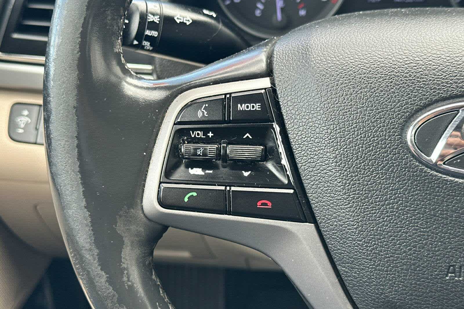 Thumbnail: 2018 Hyundai Elantra - 25