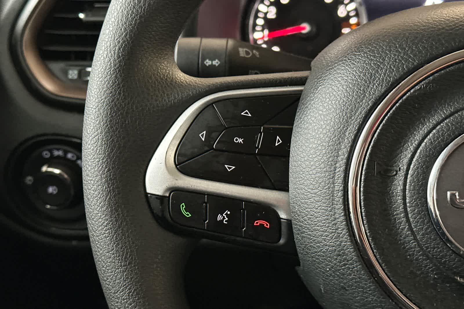 Thumbnail: 2023 Jeep Renegade - 25