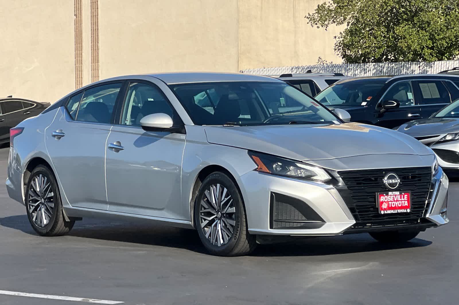 Thumbnail: 2023 Nissan Altima - 5