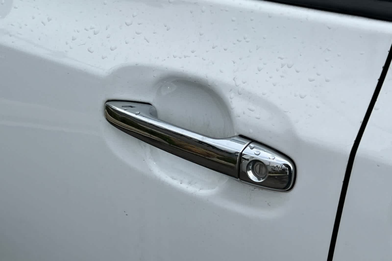 Thumbnail: 2013 Toyota Sienna - 19