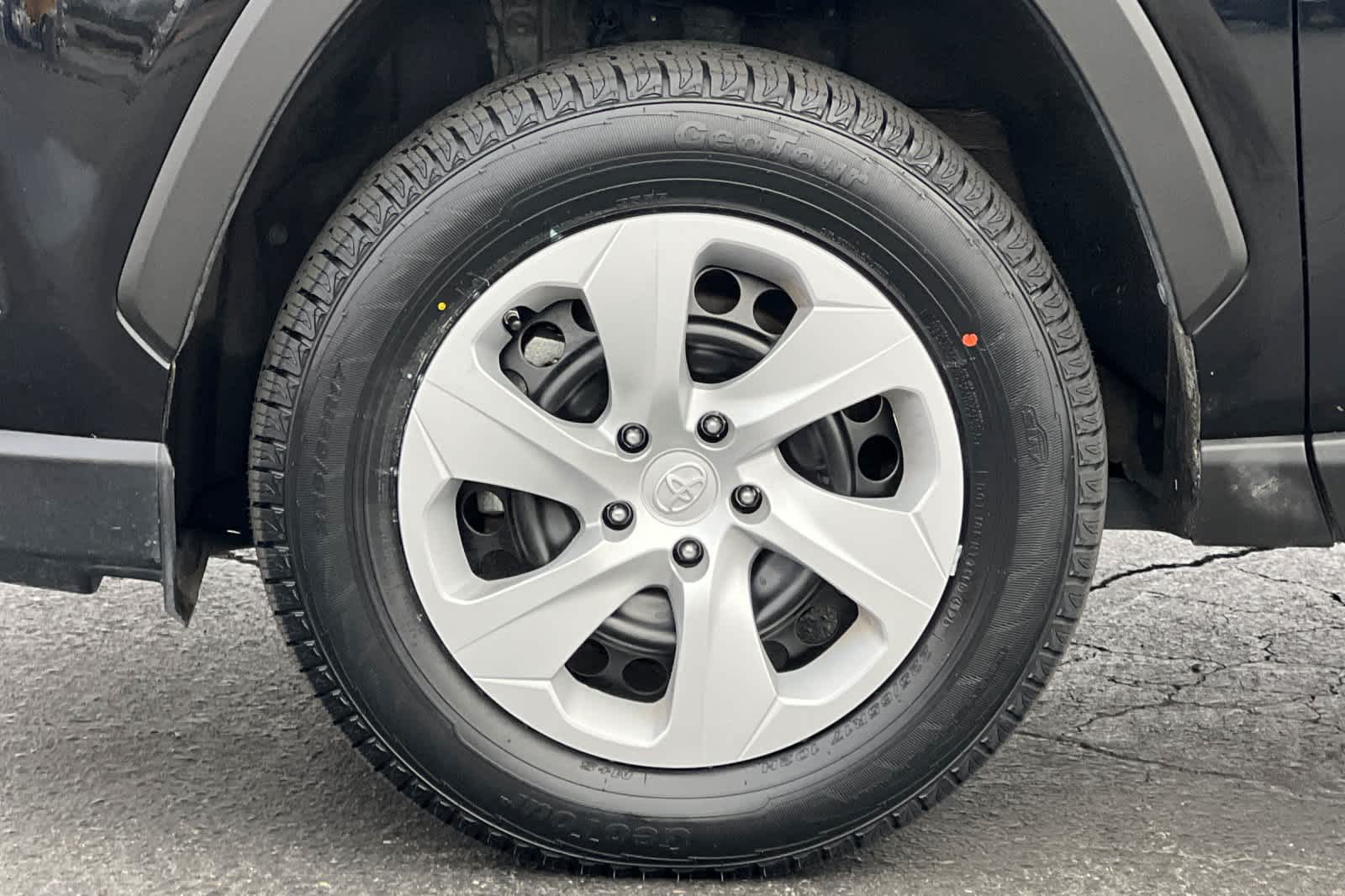 Thumbnail: 2024 Toyota RAV4 - 27