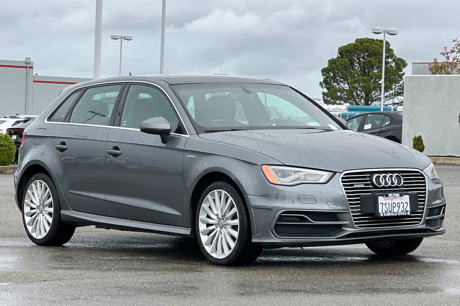 Thumbnail: 2016 Audi A3 e-tron - 5