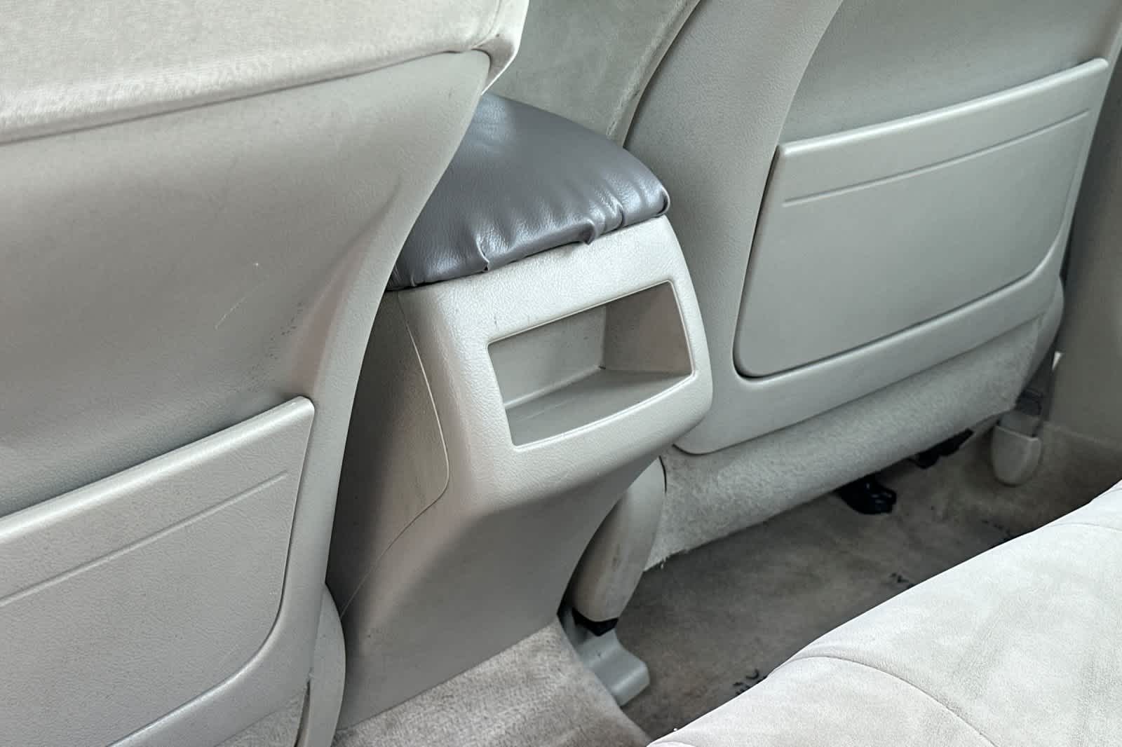 Thumbnail: 2011 Toyota Camry - 14