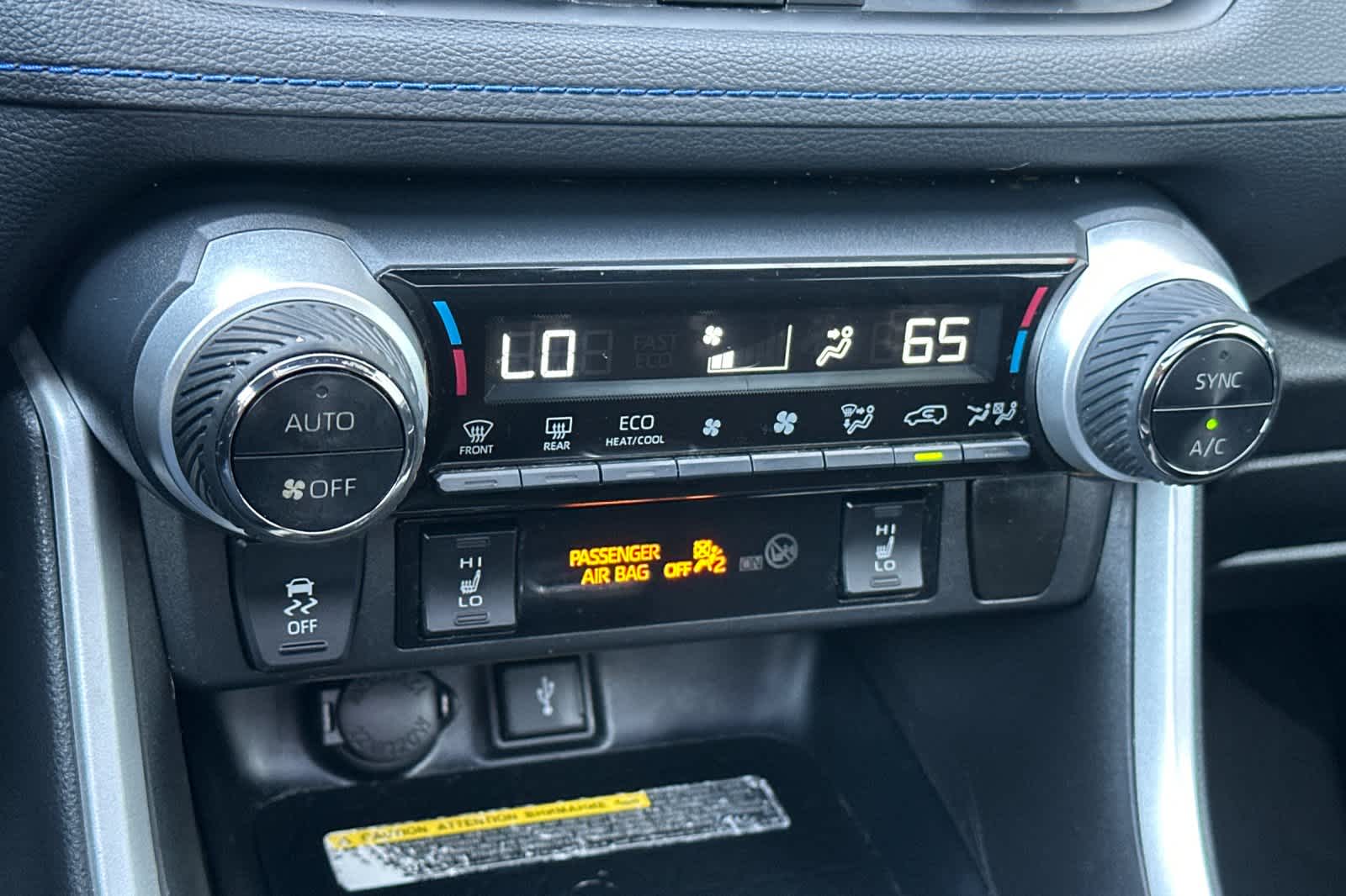 Thumbnail: 2021 Toyota RAV4 - 23