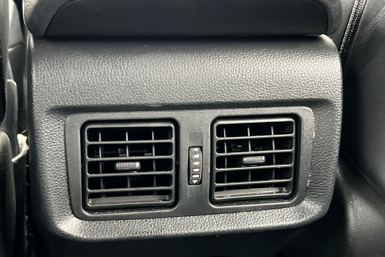 Thumbnail: 2024 Toyota Venza - 14