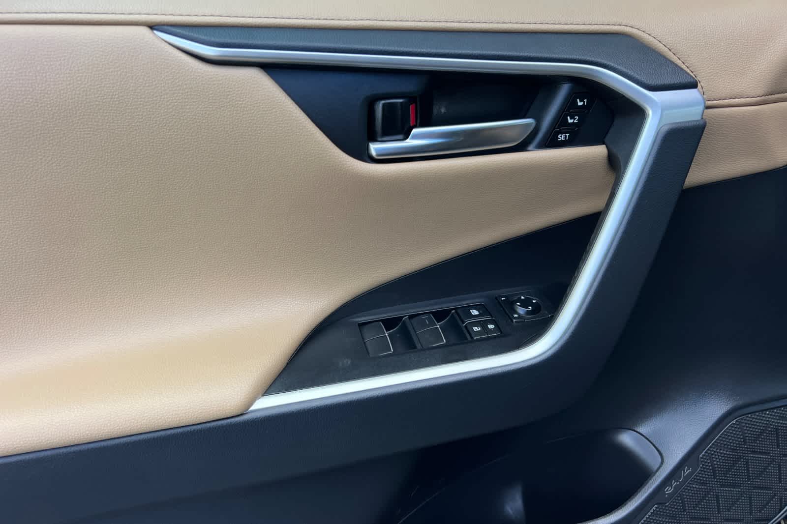Thumbnail: 2021 Toyota RAV4 - 12