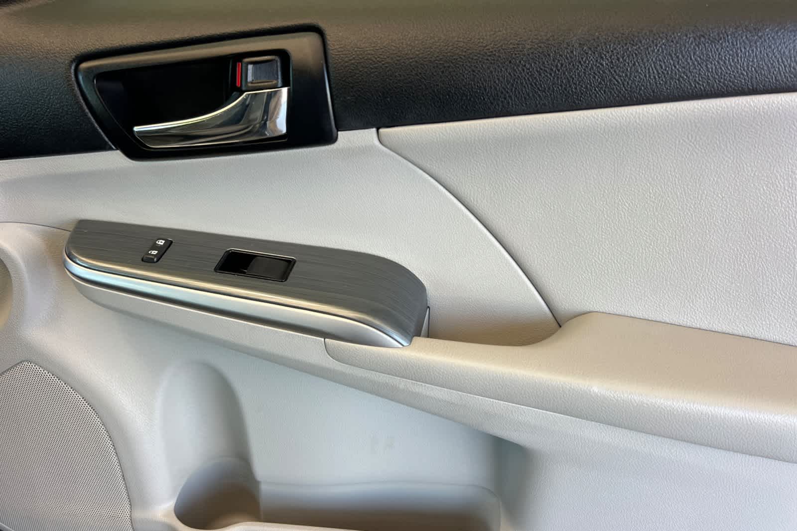 Thumbnail: 2014 Toyota Camry - 18