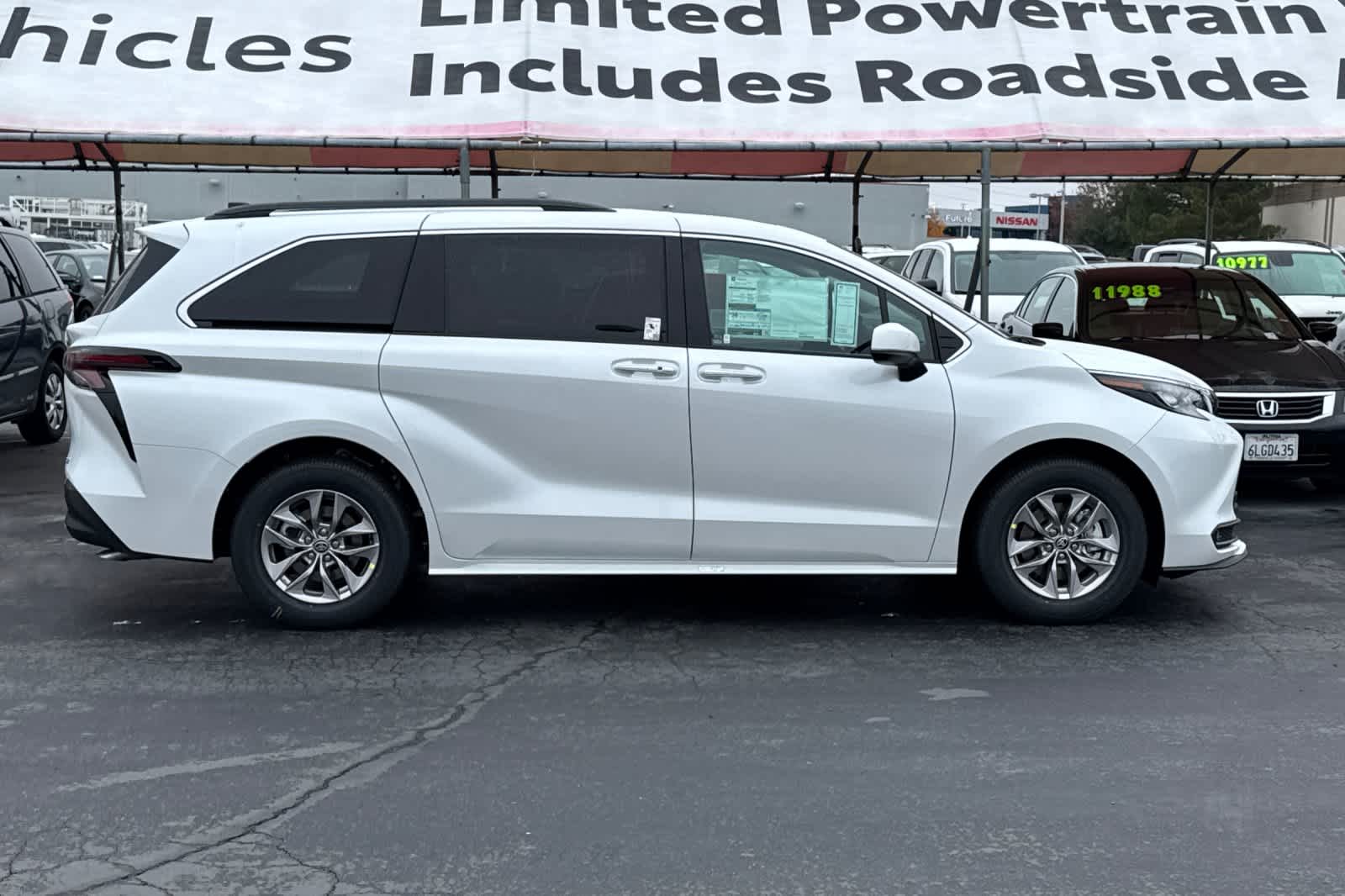 Thumbnail: 2026 Toyota Sienna - 8