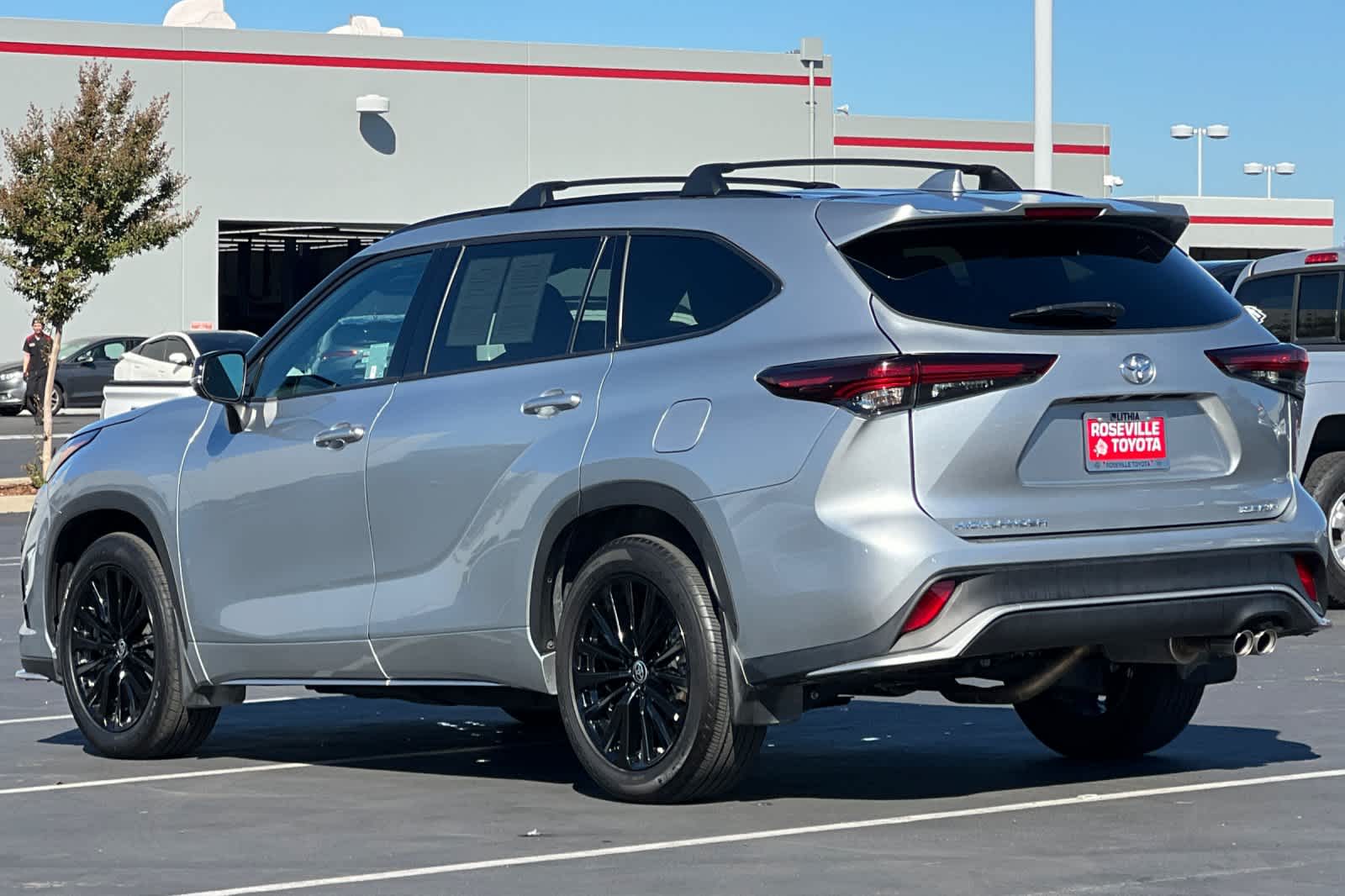 Thumbnail: 2024 Toyota Highlander - 7