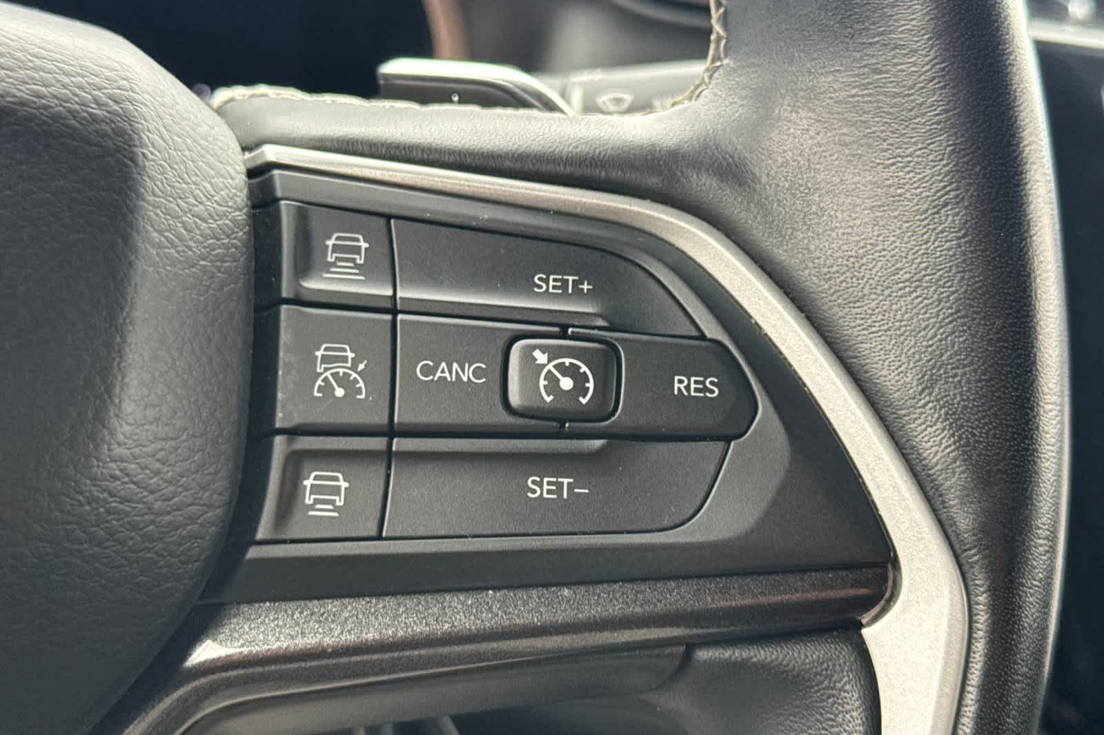 Thumbnail: 2021 Jeep Grand Cherokee L - 28