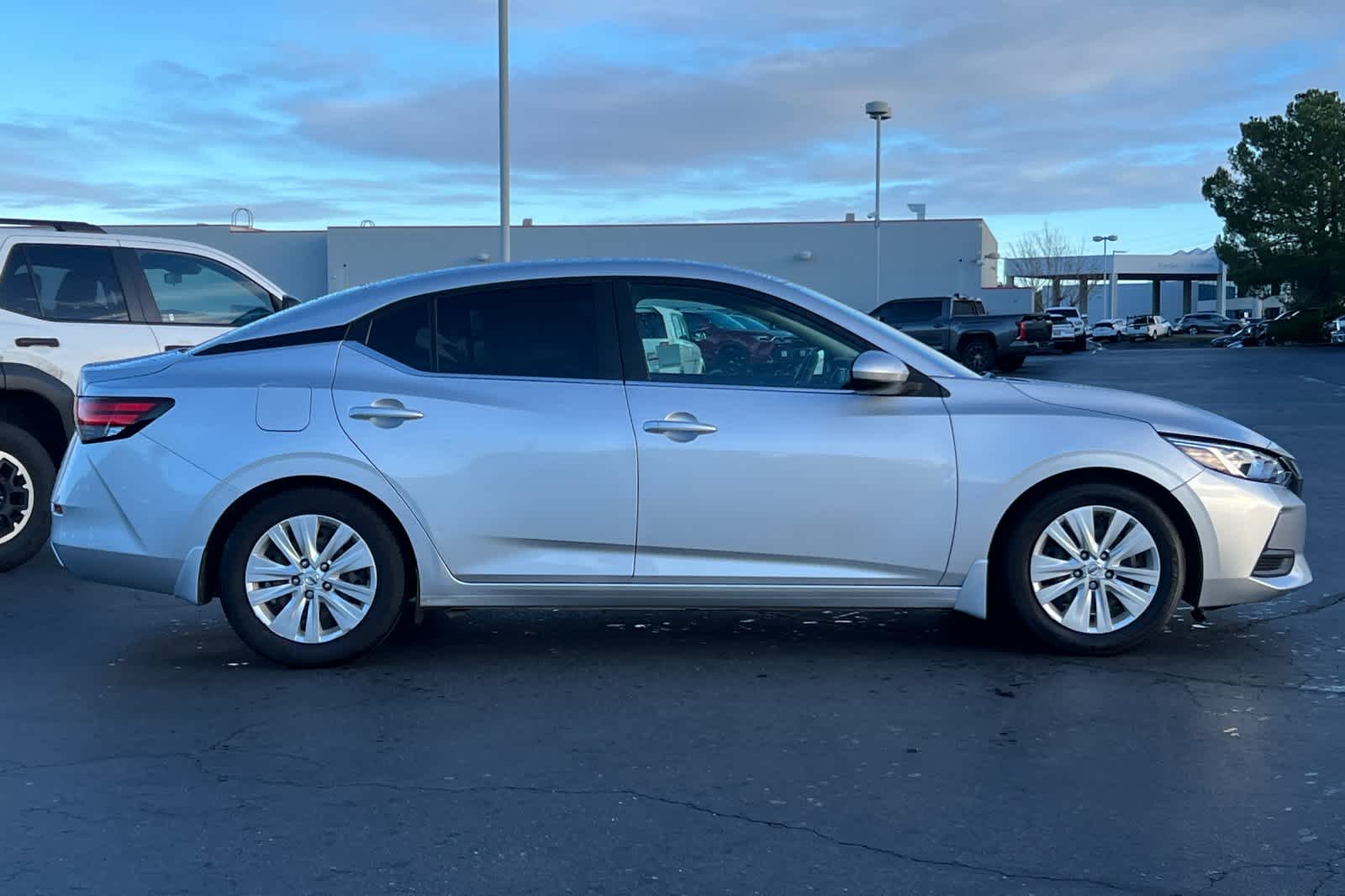 Thumbnail: 2020 Nissan Sentra - 6