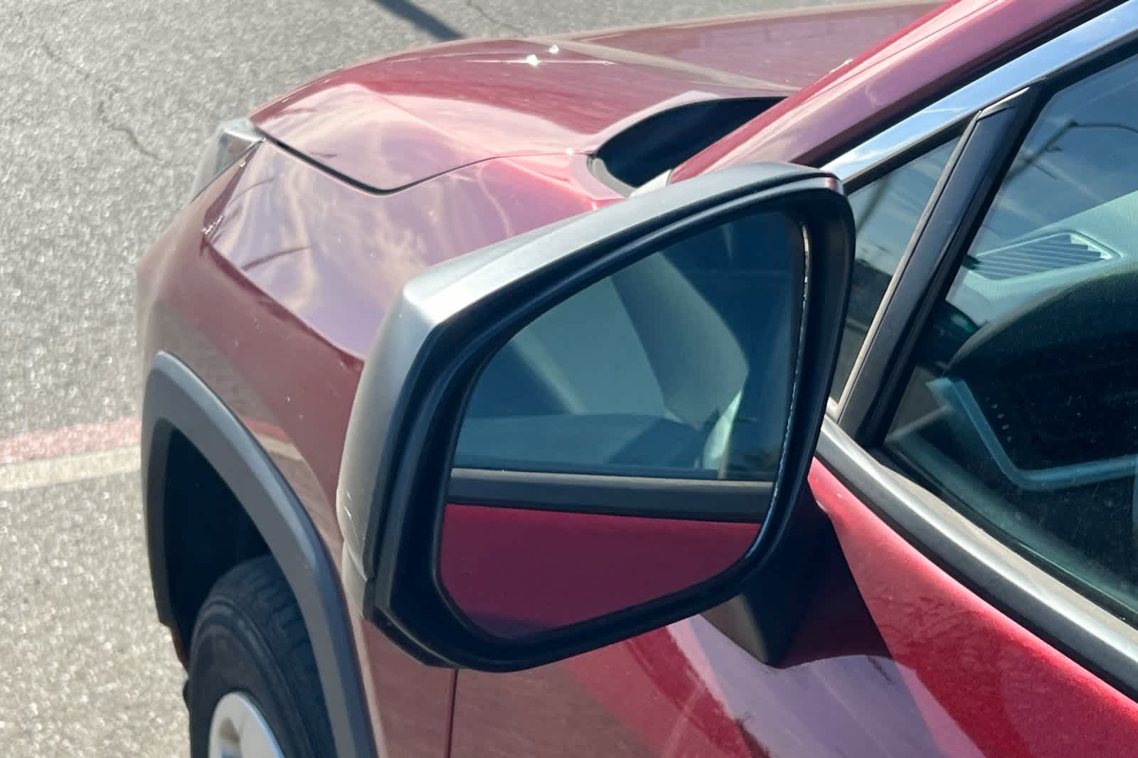 Thumbnail: 2022 Toyota RAV4 - 8