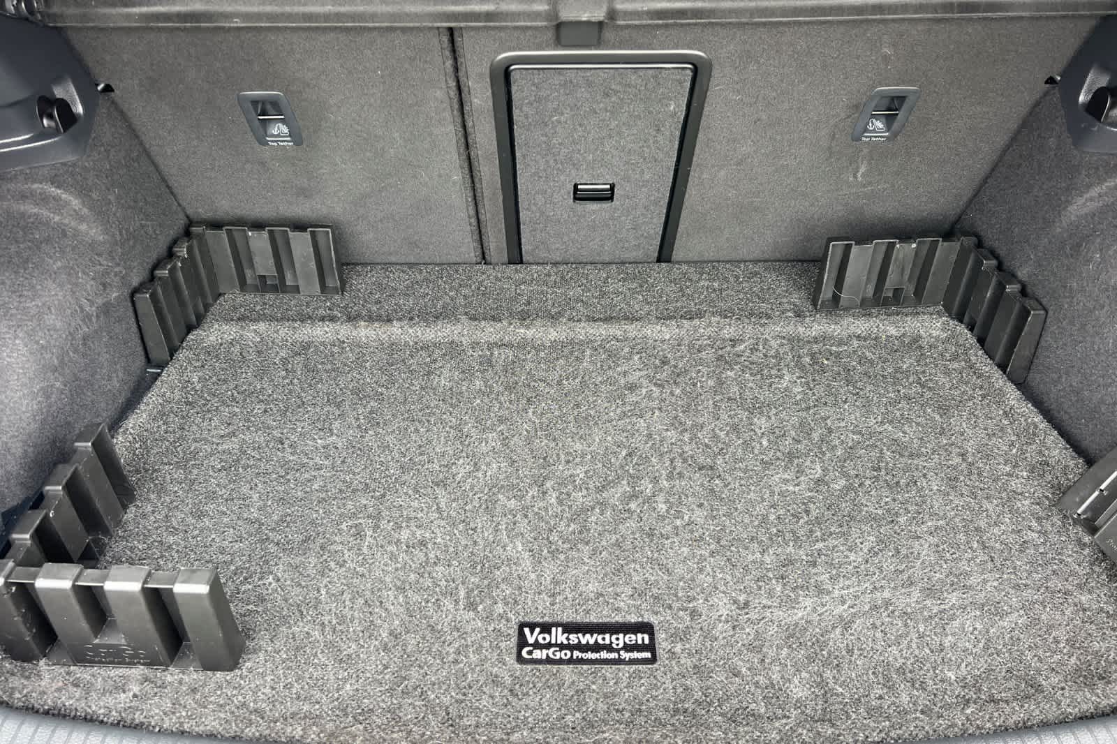 Thumbnail: 2017 Volkswagen Golf - 16