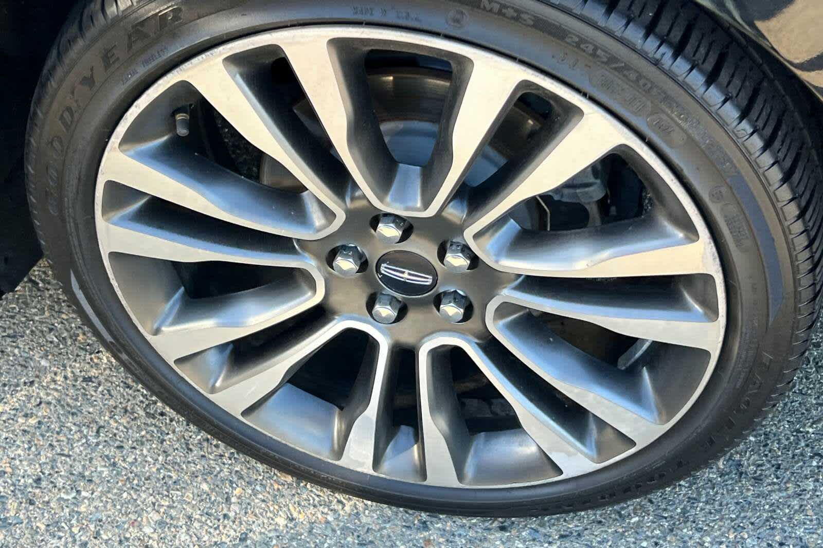 Thumbnail: 2018 Lincoln Continental - 17