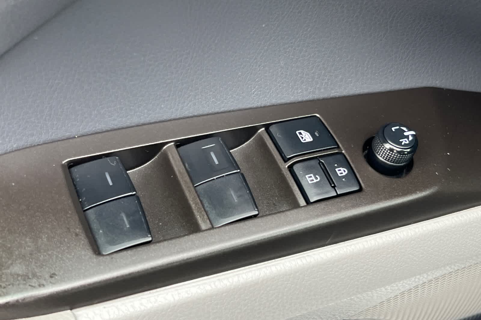 Thumbnail: 2023 Toyota Camry - 13