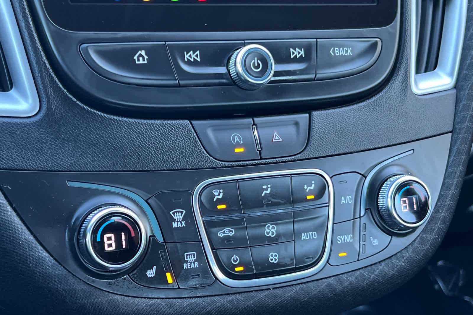 Thumbnail: 2024 Chevrolet Malibu - 21