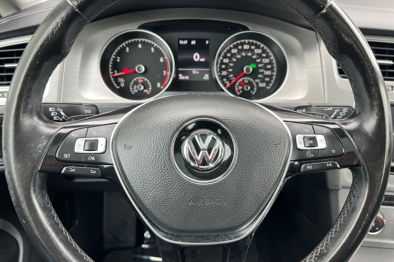 Thumbnail: 2017 Volkswagen Golf - 25