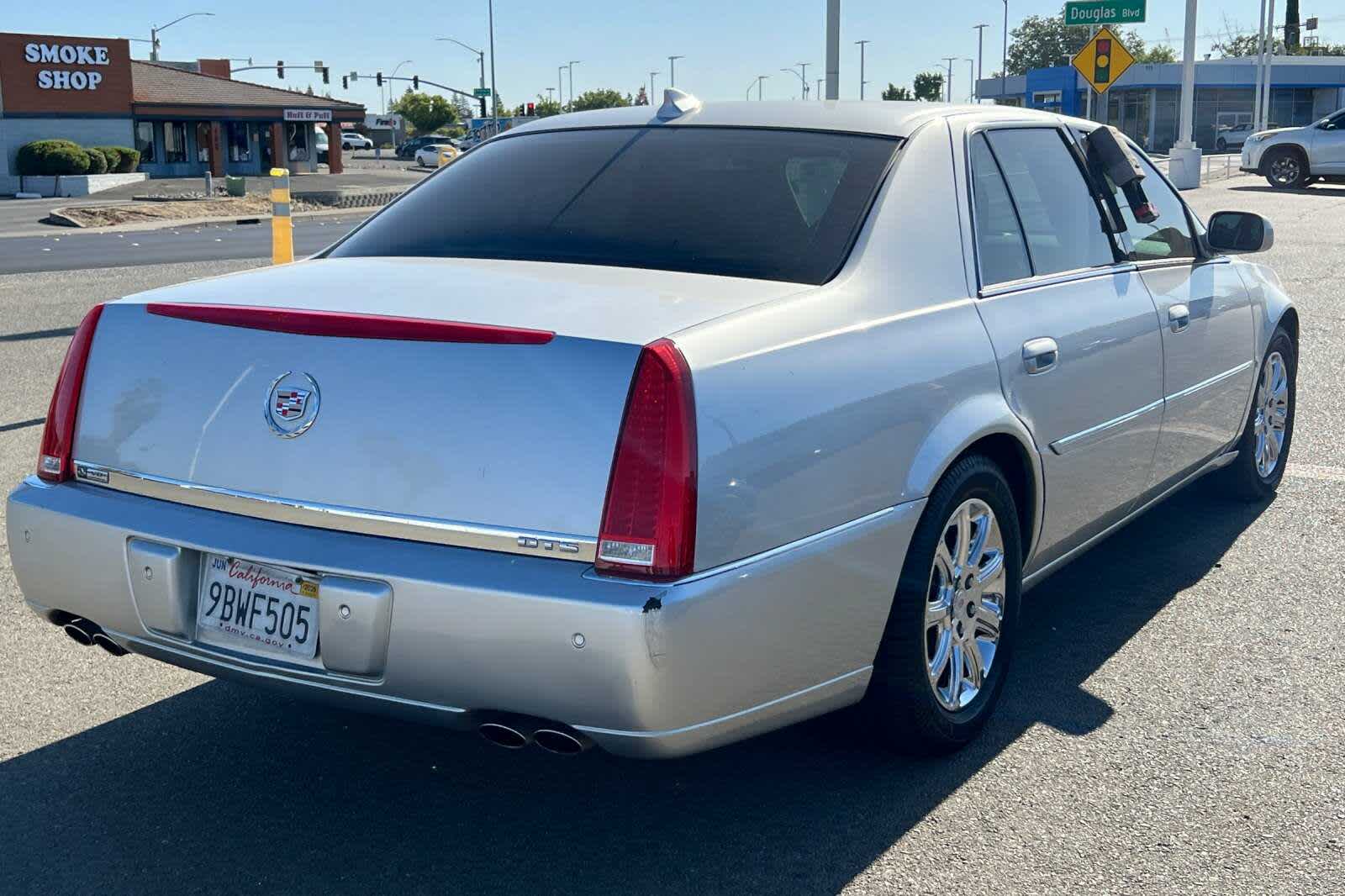 2009 Cadillac DTS  2