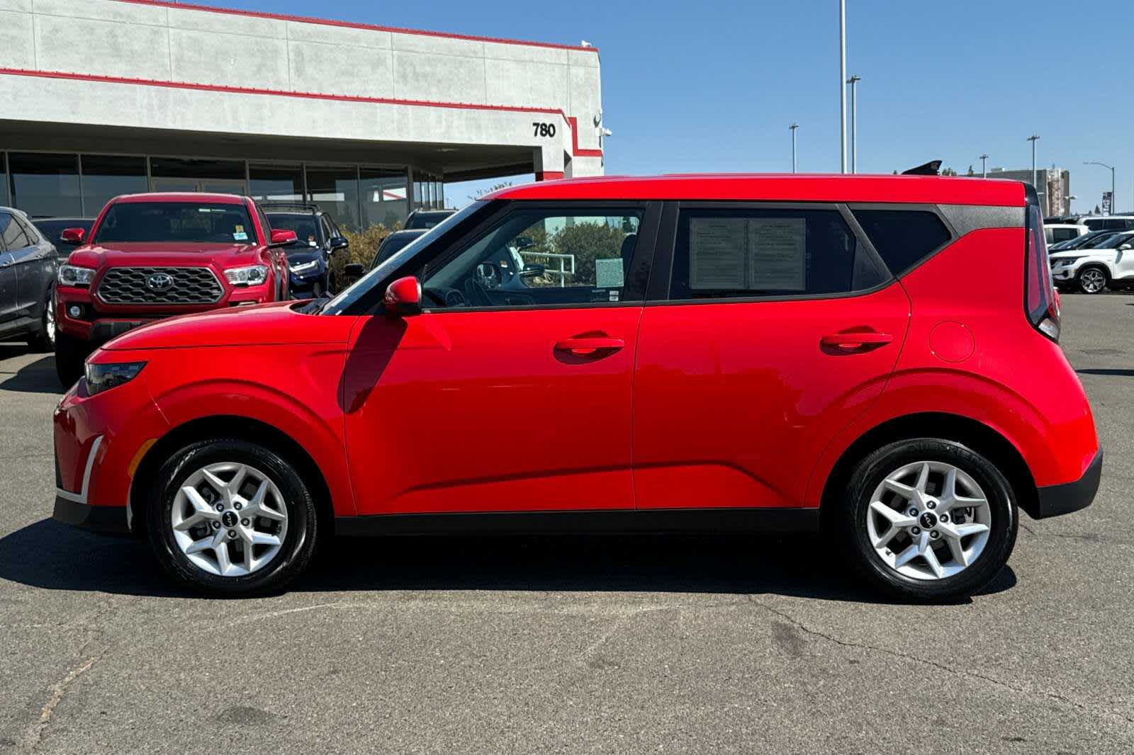 Thumbnail: 2024 Kia Soul - 9