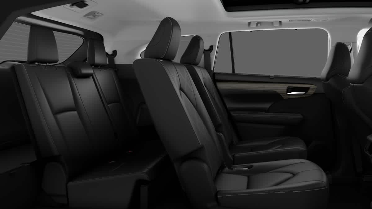 Thumbnail: 2026 Toyota Highlander - 21