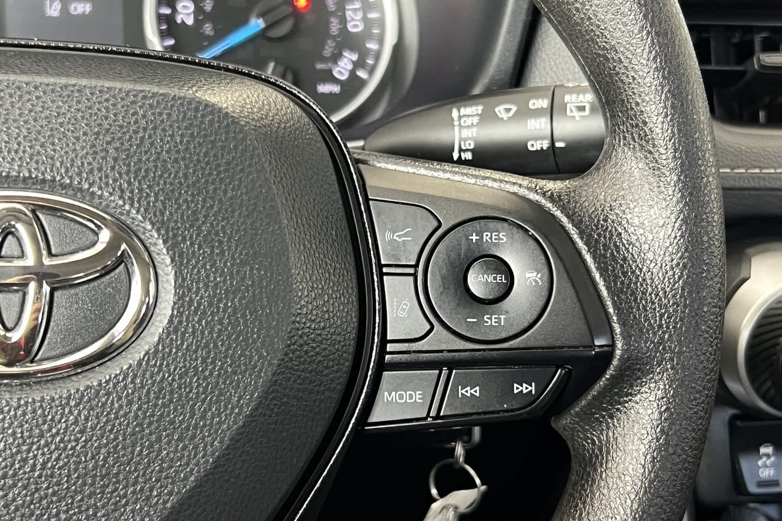Thumbnail: 2022 Toyota RAV4 - 26