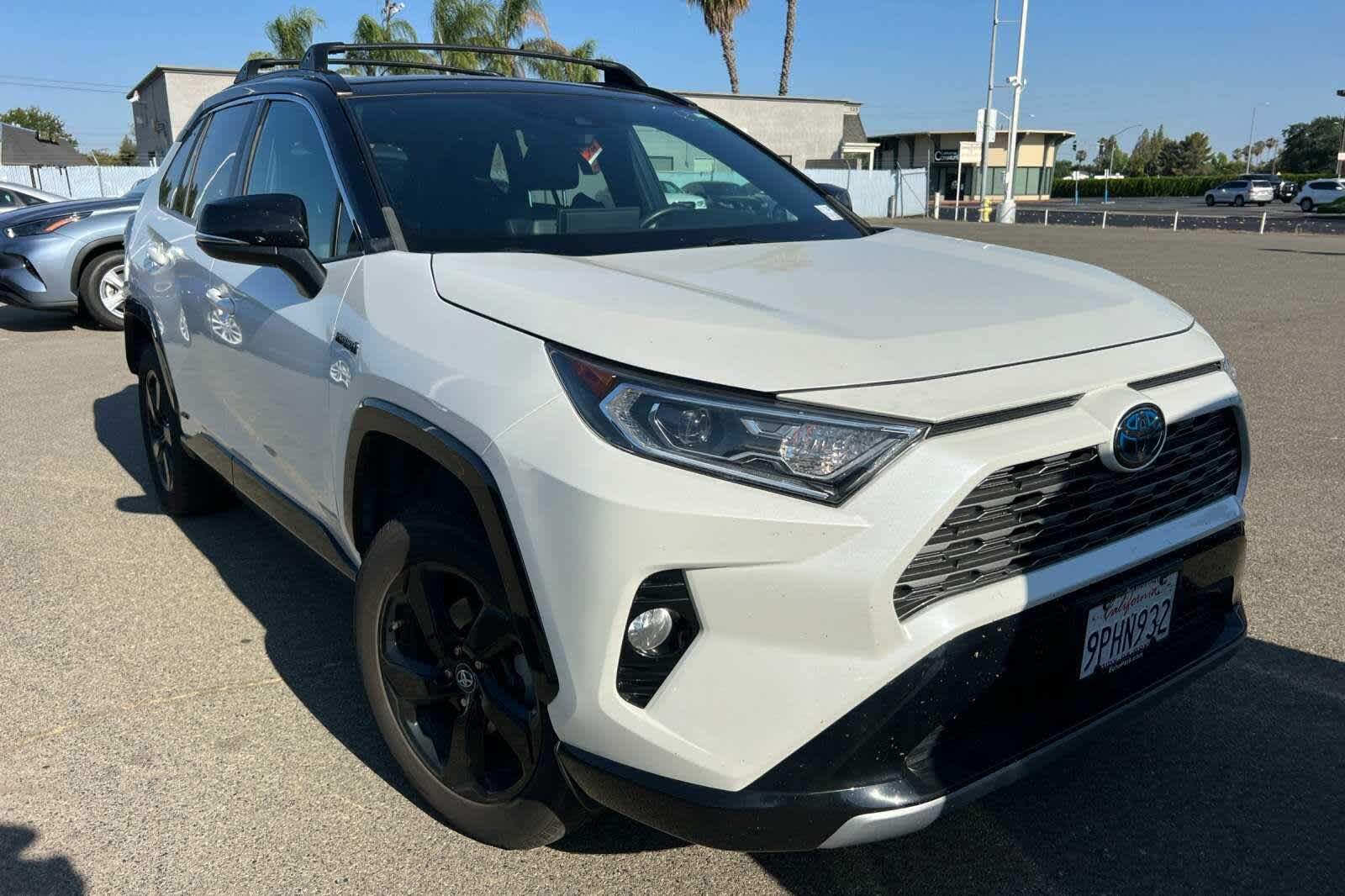 2019 Toyota RAV4 XSE 3