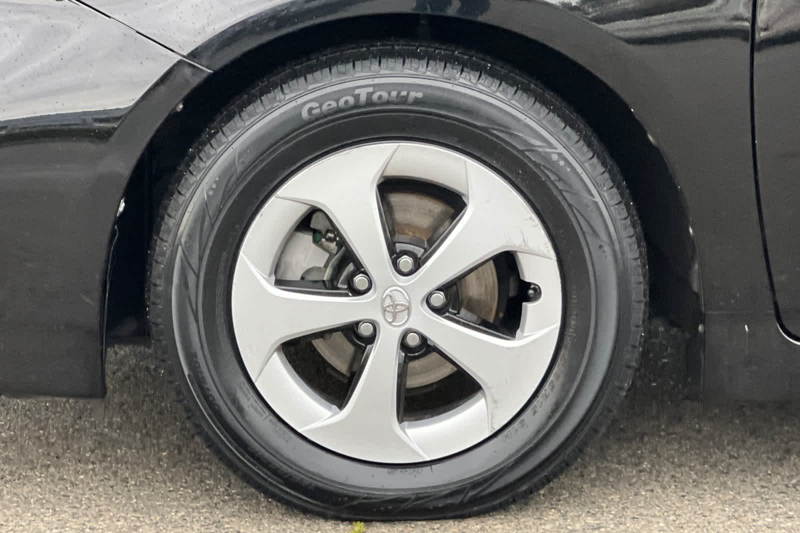 Thumbnail: 2015 Toyota Prius - 30