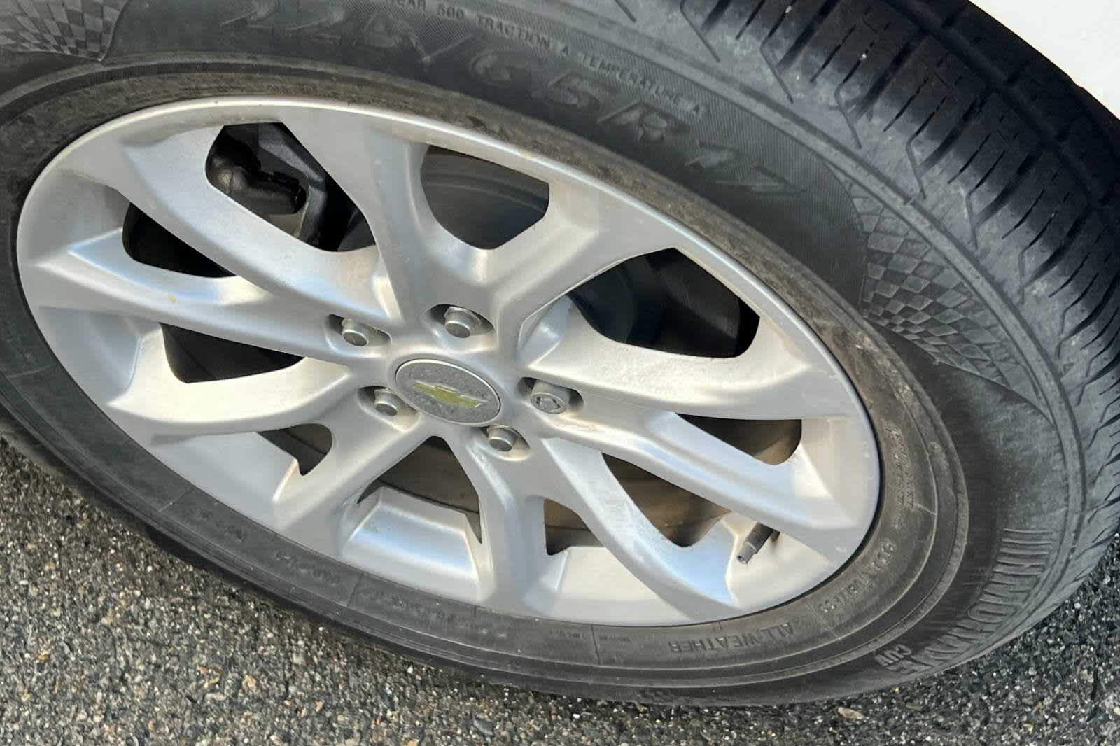 Thumbnail: 2019 Chevrolet Equinox - 18