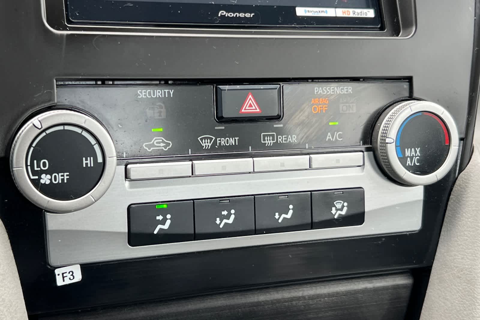 Thumbnail: 2013 Toyota Camry - 20