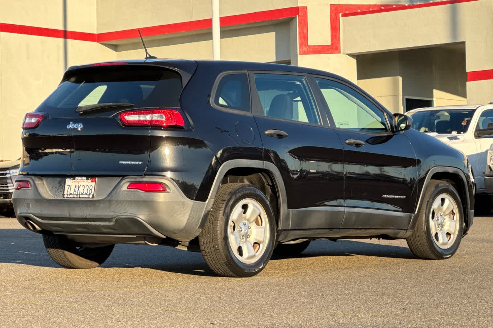 Thumbnail: 2015 Jeep Cherokee - 2