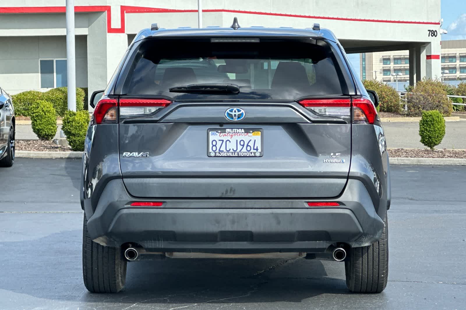 Thumbnail: 2021 Toyota RAV4 - 8