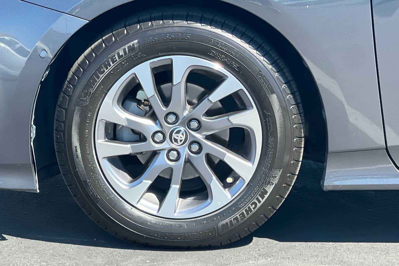 Thumbnail: 2019 Toyota Prius - 28