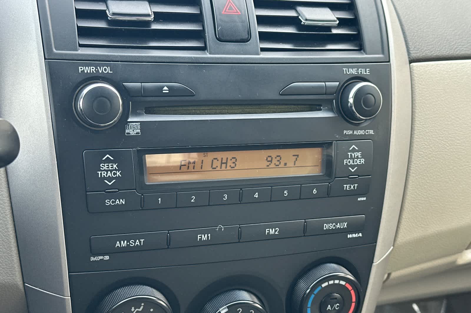 Thumbnail: 2010 Toyota Corolla - 19