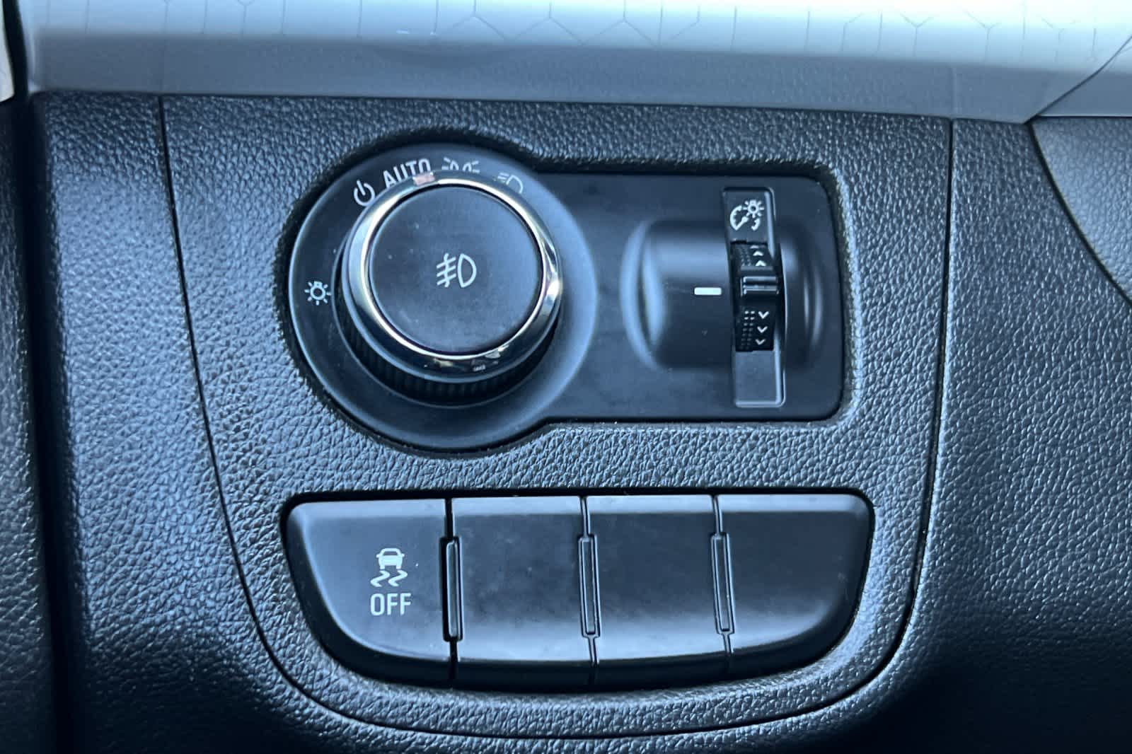 Thumbnail: 2017 Chevrolet Spark - 28