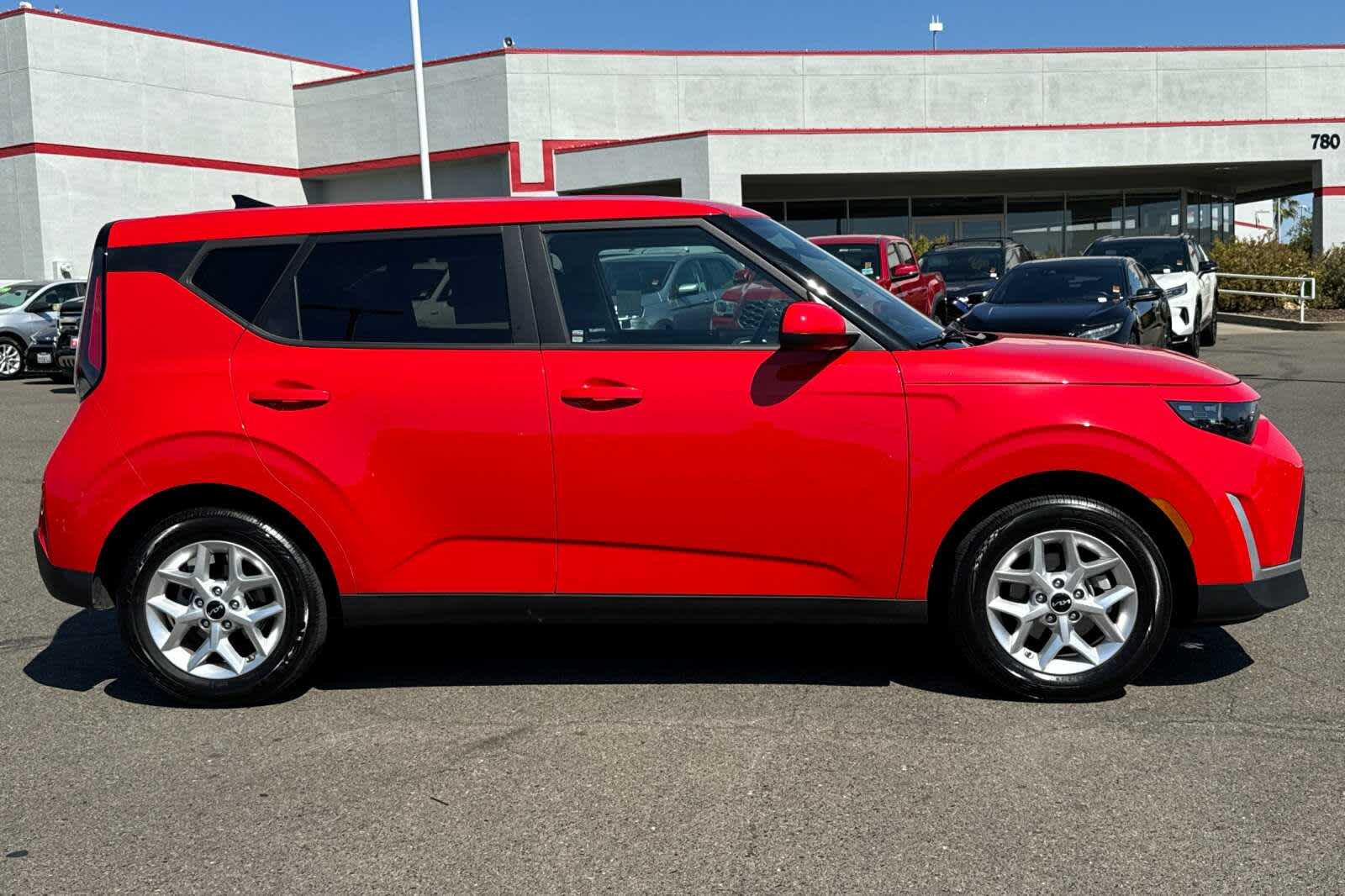Thumbnail: 2024 Kia Soul - 6