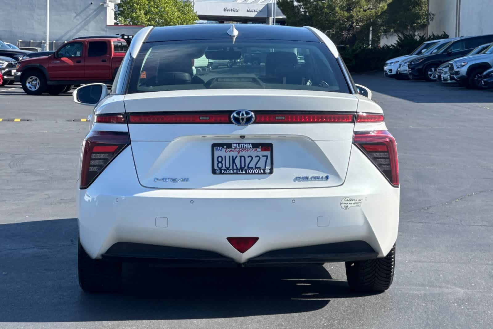 Thumbnail: 2016 Toyota Mirai - 8