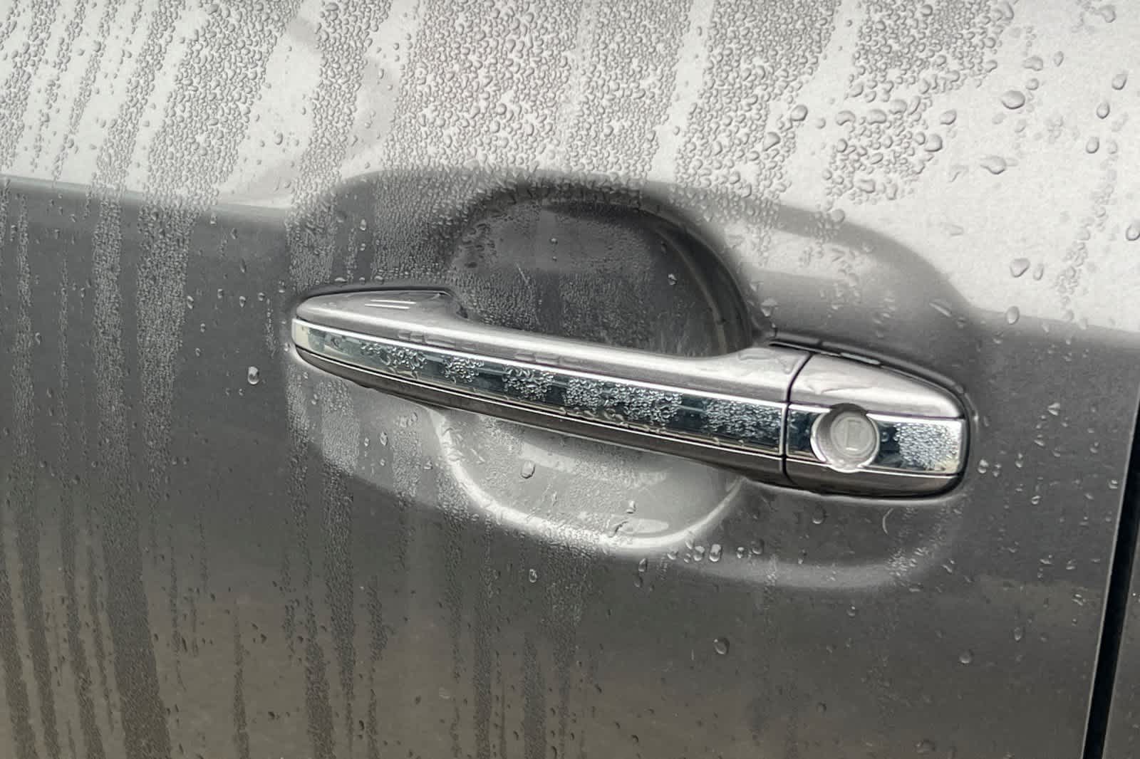 Thumbnail: 2015 Toyota Sienna - 18