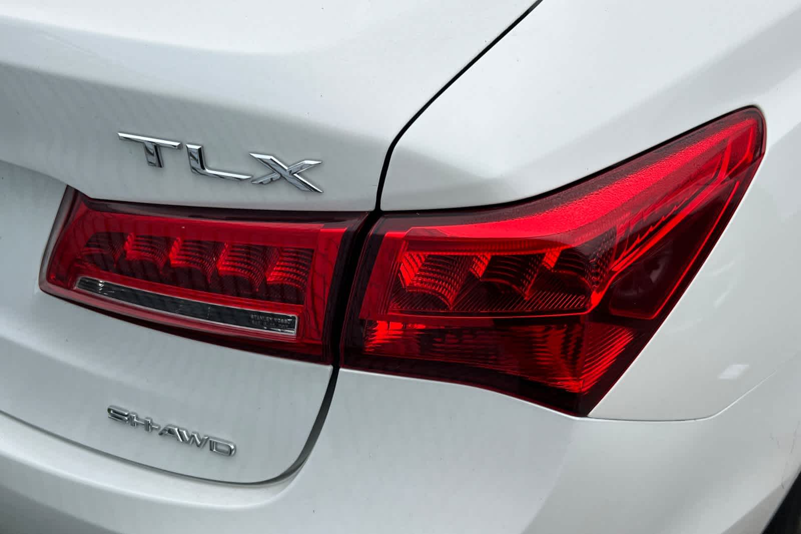 Thumbnail: 2018 Acura TLX - 17