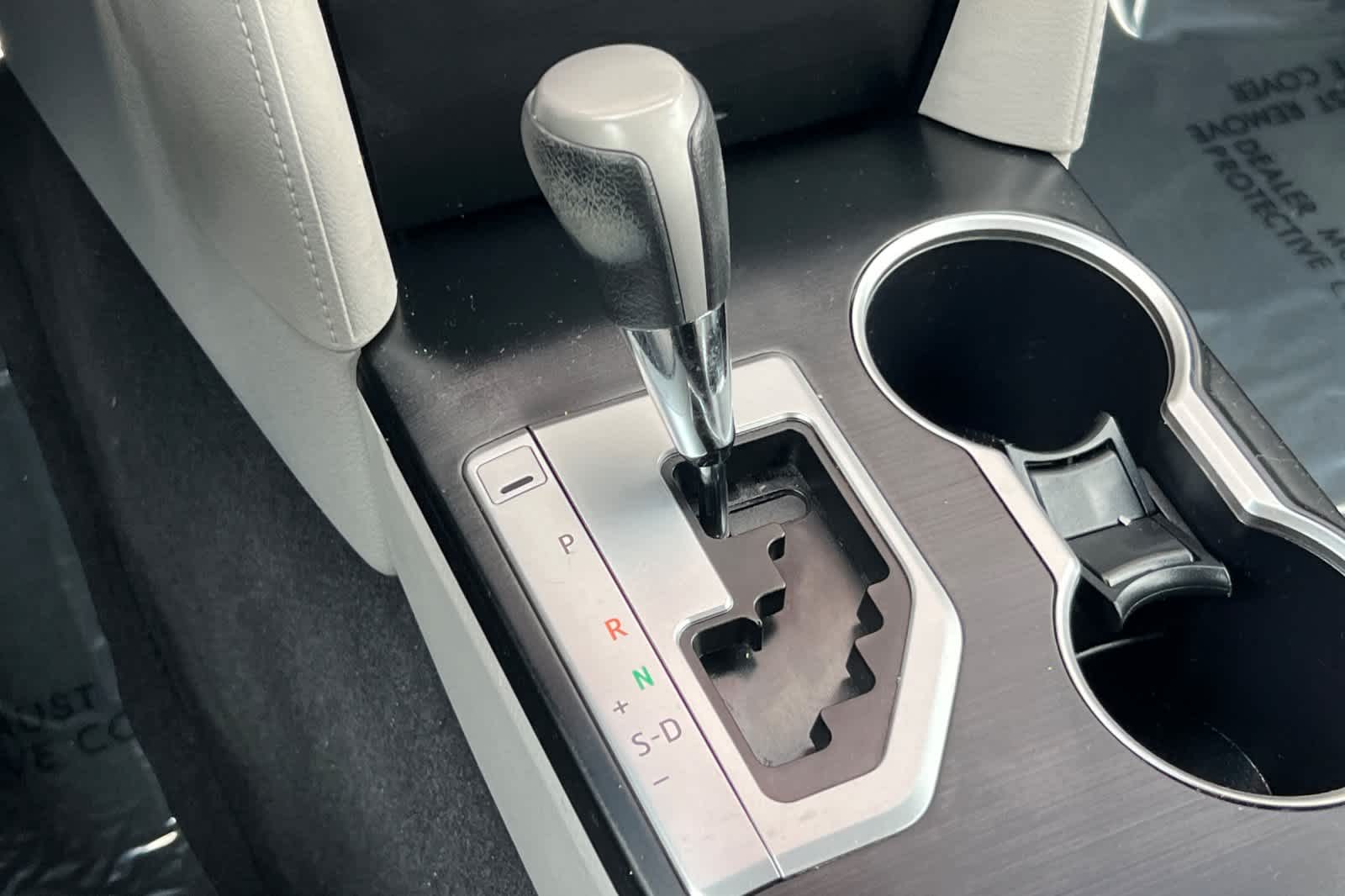 Thumbnail: 2013 Toyota Camry - 21