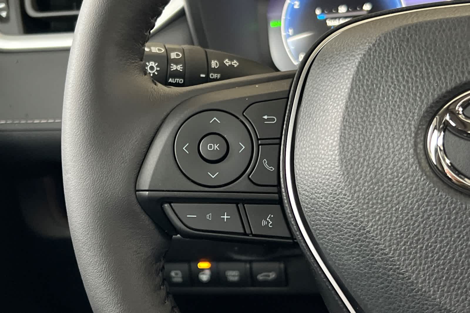 Thumbnail: 2025 Toyota RAV4 - 26