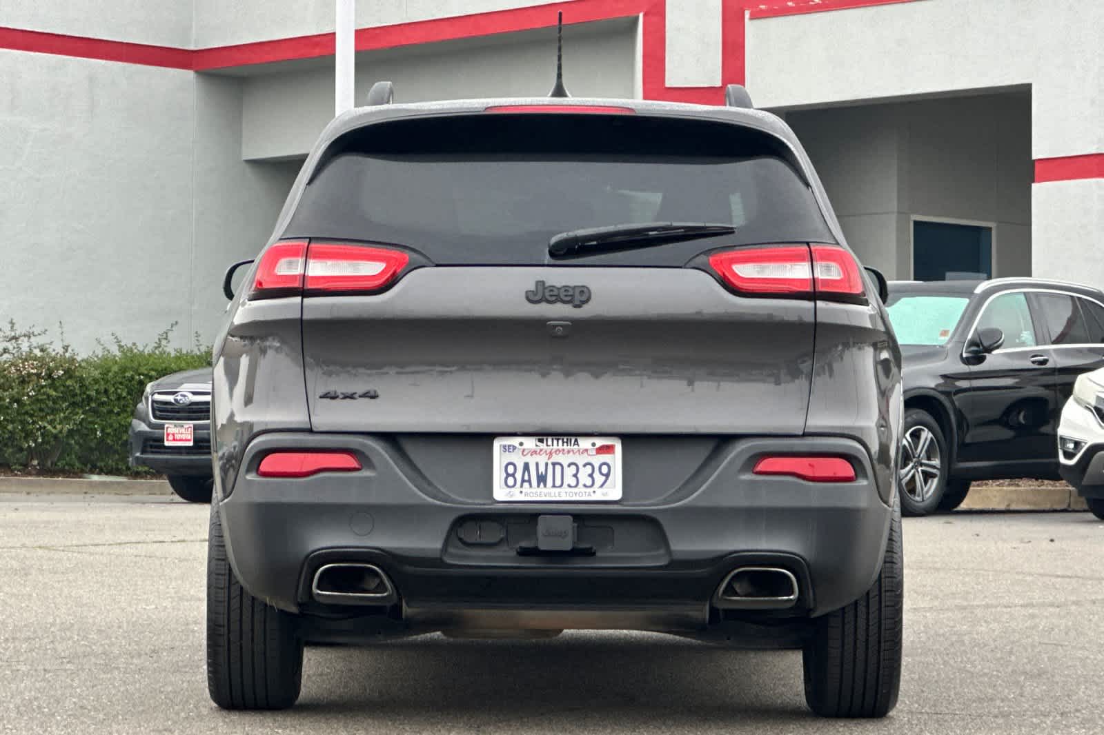 Thumbnail: 2017 Jeep Cherokee - 8