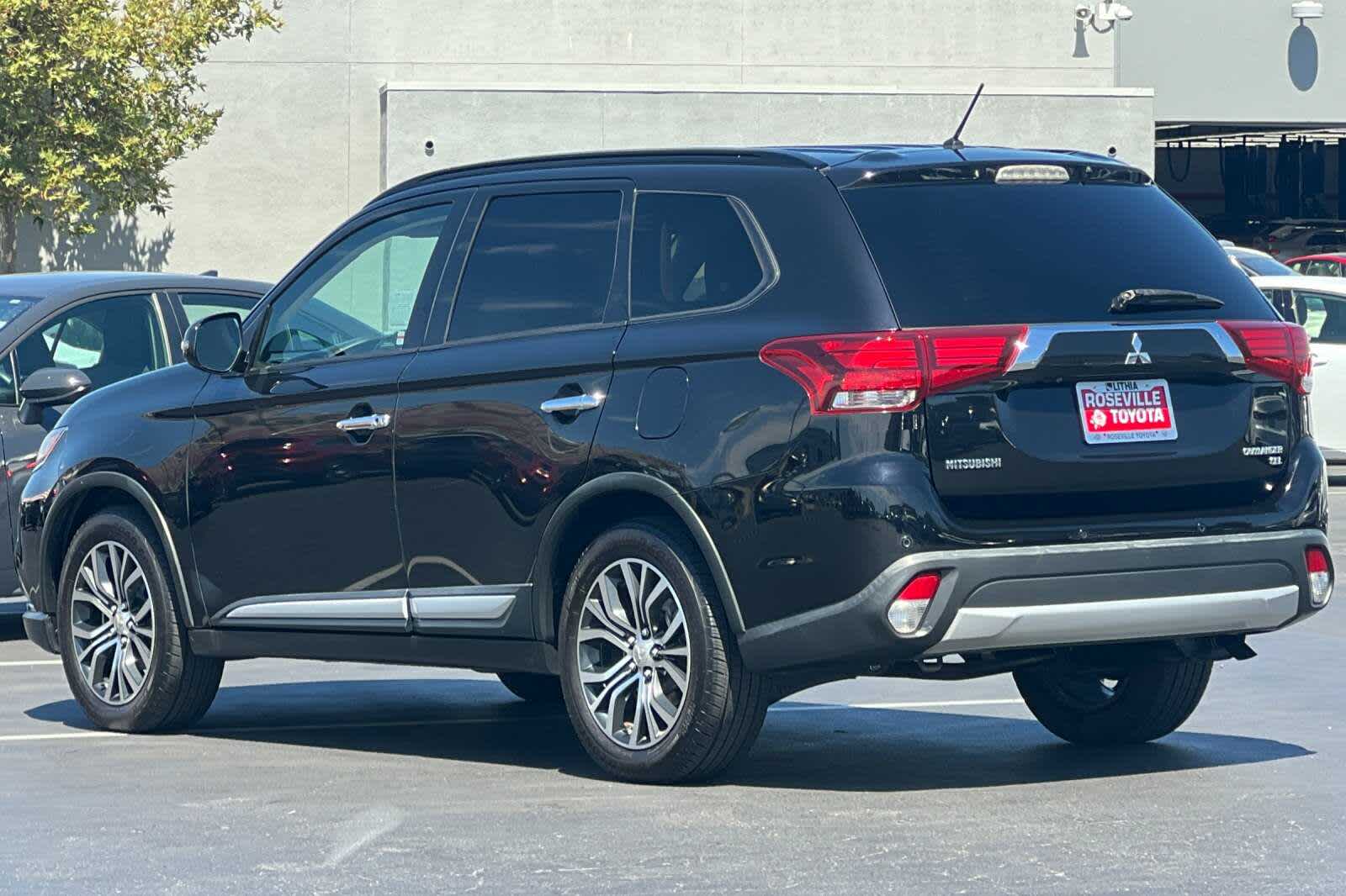 Thumbnail: 2016 Mitsubishi Outlander - 7