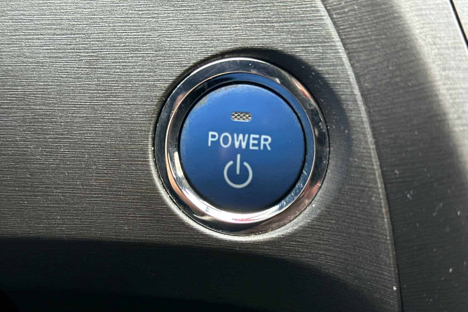 2012 Toyota Prius Three 22