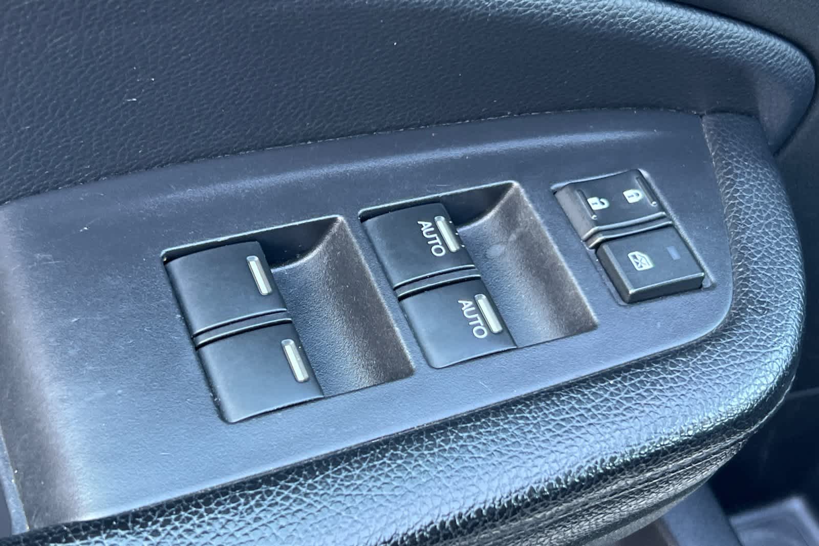 Thumbnail: 2018 Honda Pilot - 13