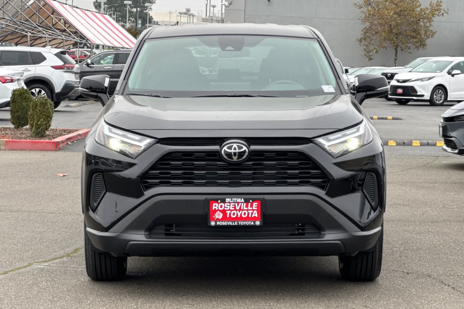 Thumbnail: 2025 Toyota RAV4 - 10