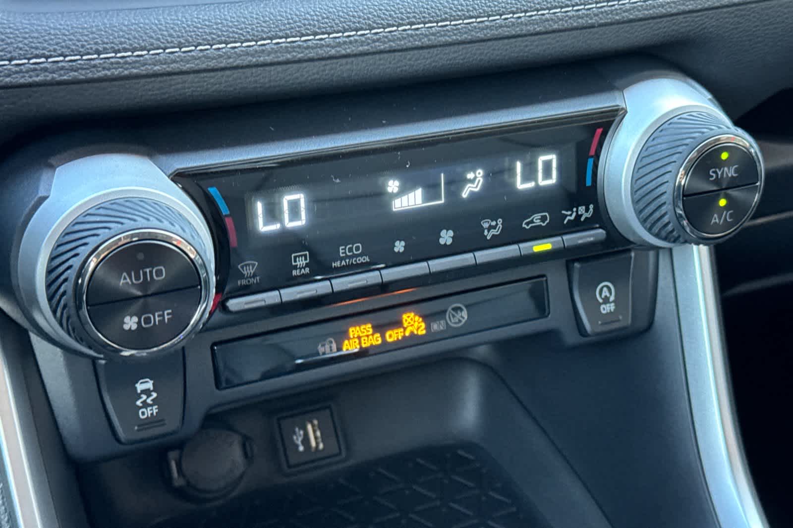 Thumbnail: 2025 Toyota RAV4 - 22