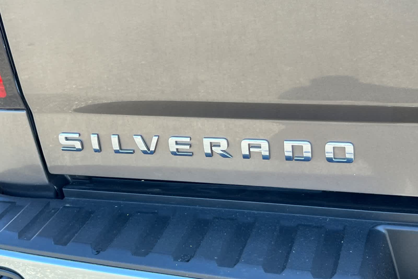 Thumbnail: 2015 Chevrolet Silverado 1500 - 21
