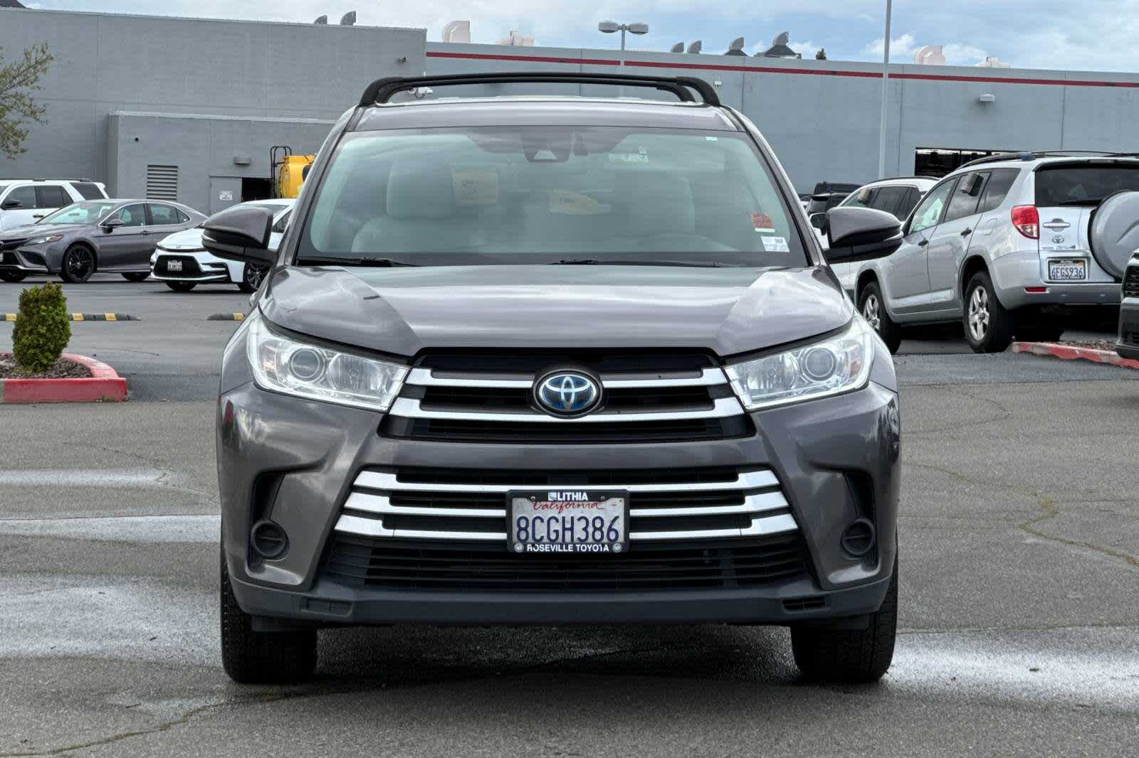 2018 Toyota Highlander LE 10